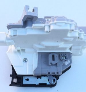 Kapı Kilit Mekanizması Arka Sol  Passat Tiguan 3C4839015A