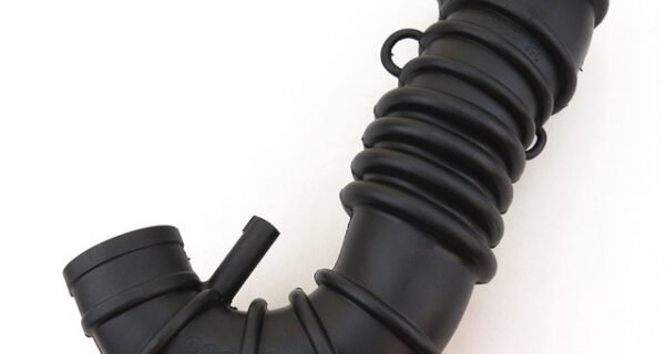 Hava Filtre Hortumu Passat A4 1997-200 1.8 T-058133356L